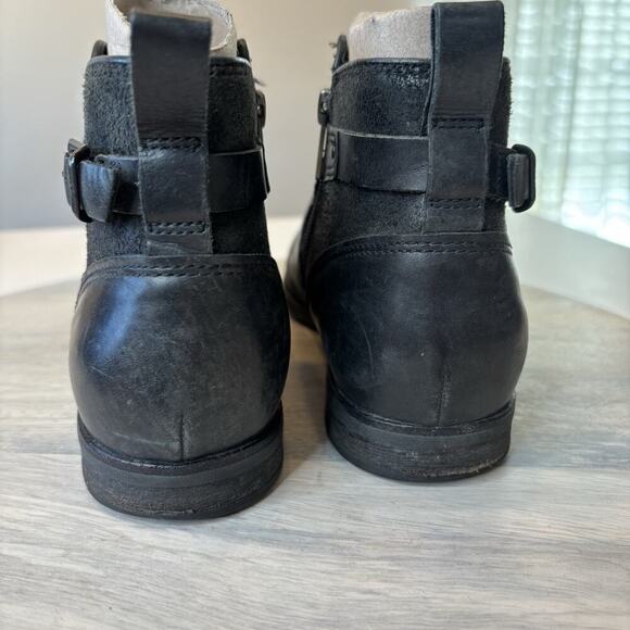 UGG Women’s Demi Leather Full Zip Ankle Booties Round Toe Black US 8 - Picture 6 of 13